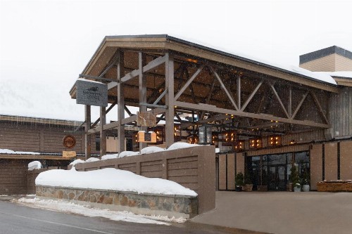 The Snowpine Lodge - image 25