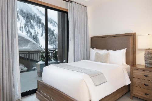 The Snowpine Lodge - image 3