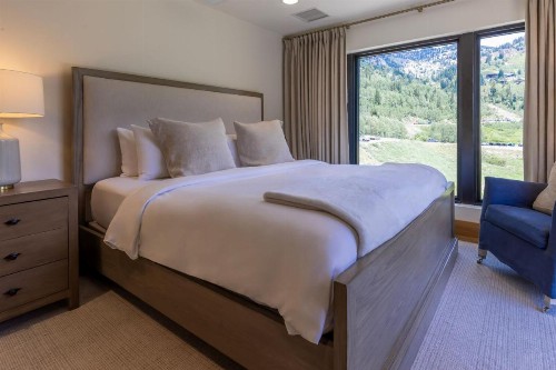 The Snowpine Lodge - image 32