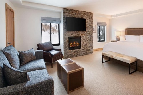 The Snowpine Lodge - image 35