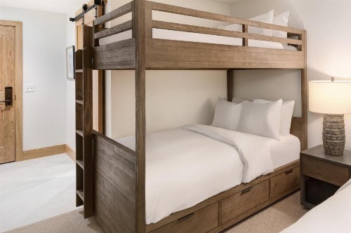The Snowpine Lodge - image 39