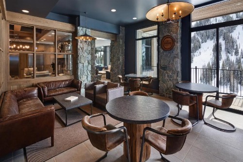 The Snowpine Lodge - image 8