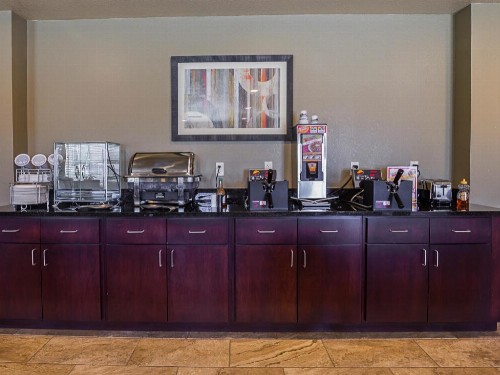 Cobblestone Inn & Suites - Altamont - image 32