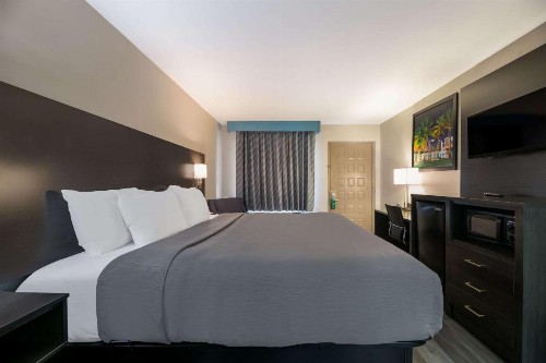 Days Inn & Suites by Wyndham Altamonte Springs - image 12