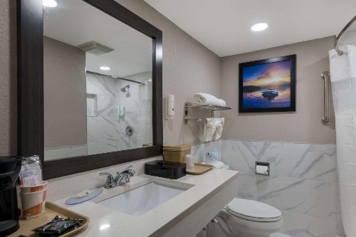 Days Inn & Suites by Wyndham Altamonte Springs - image 13