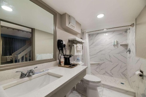 Days Inn & Suites by Wyndham Altamonte Springs - image 15