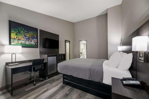 Days Inn & Suites by Wyndham Altamonte Springs - image 17