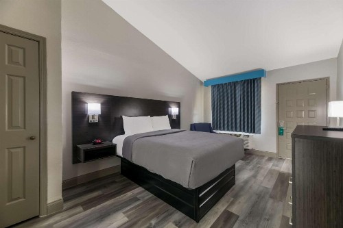 Days Inn & Suites by Wyndham Altamonte Springs - image 18