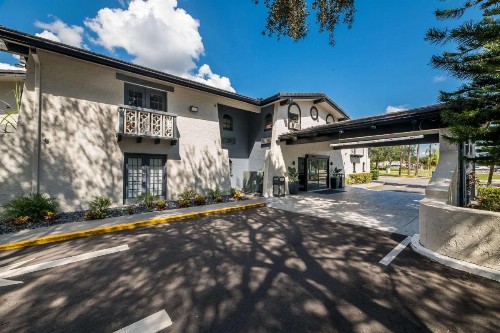 Days Inn & Suites by Wyndham Altamonte Springs - image 2