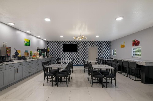 Days Inn & Suites by Wyndham Altamonte Springs - image 49