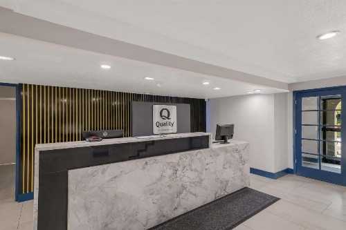 Days Inn & Suites by Wyndham Altamonte Springs - image 5