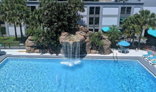 Opal Hotel & Suites - image 18
