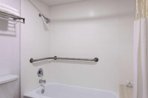 Ramada by Wyndham Altamonte Springs - image 30