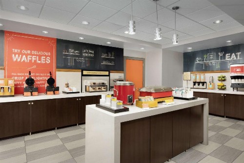 Hampton Inn & Suites Orlando North Altamonte Springs - image 11