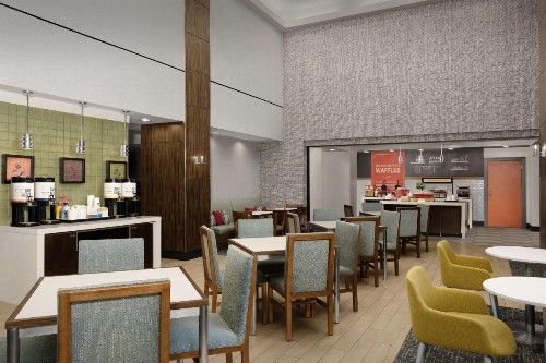 Hampton Inn & Suites Orlando North Altamonte Springs - image 12