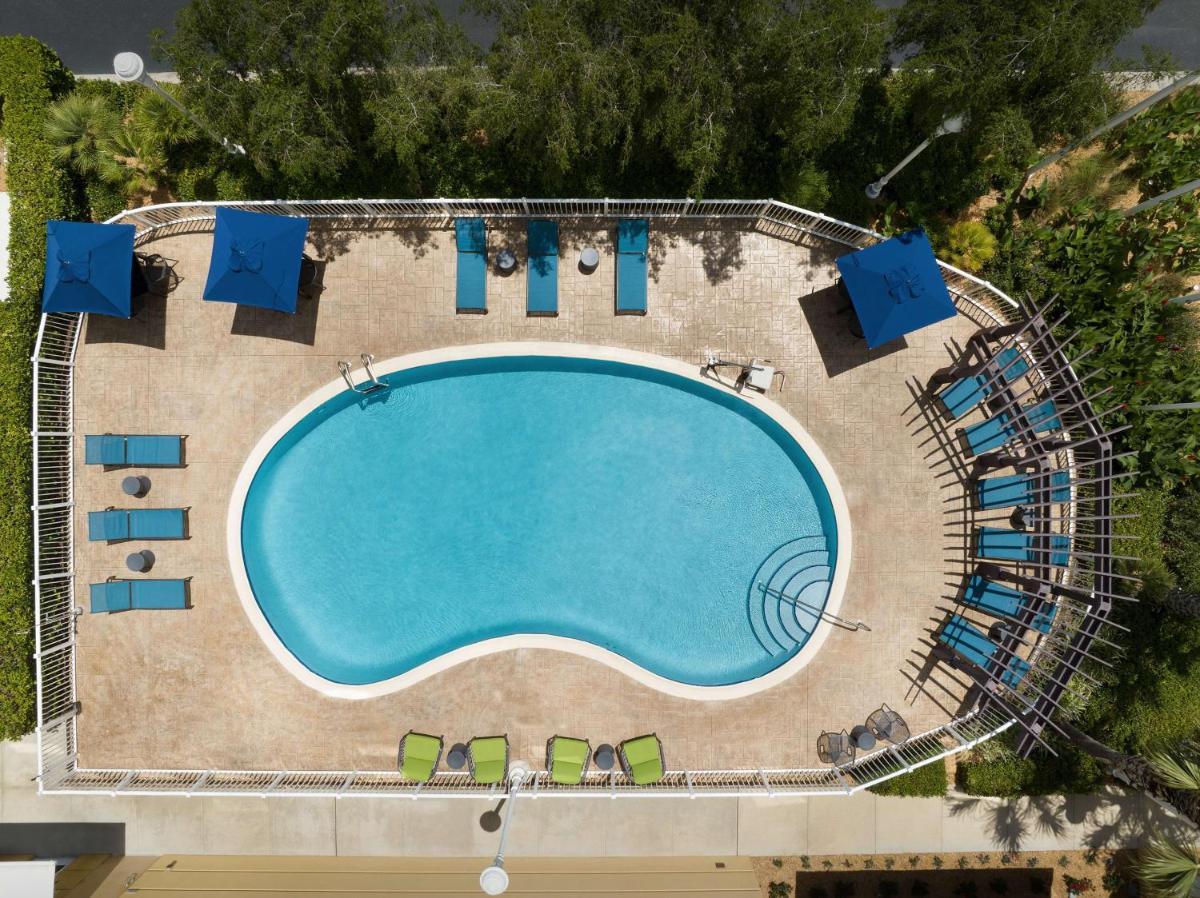 Hampton Inn & Suites Orlando North Altamonte Springs - image 7
