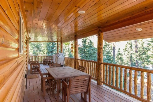 High Roller Hideaway - image 5