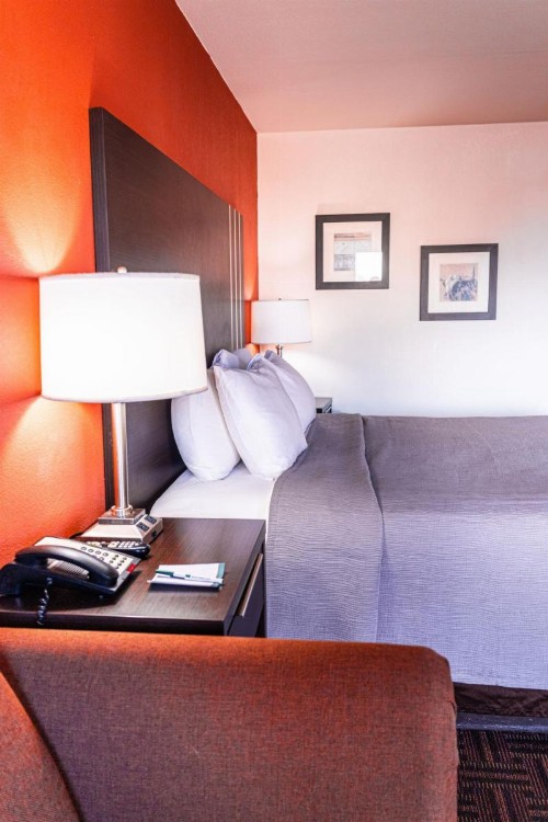 Quality Inn East Amarillo - image 10