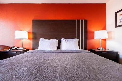 Quality Inn East Amarillo - image 11