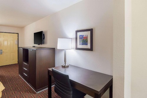 Quality Inn East Amarillo - image 24