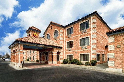 Comfort Inn and Suites Medical West