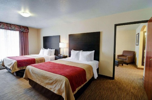 Comfort Inn and Suites Medical West - image 18