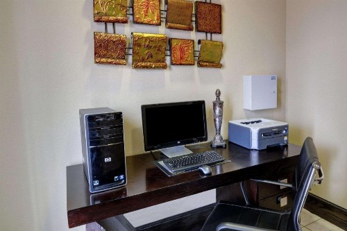 Comfort Inn and Suites Medical West - image 28