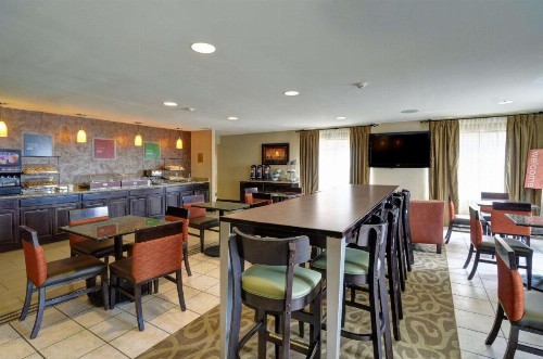 Comfort Inn and Suites Medical West - image 32