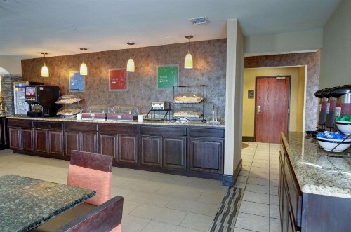 Comfort Inn and Suites Medical West - image 35
