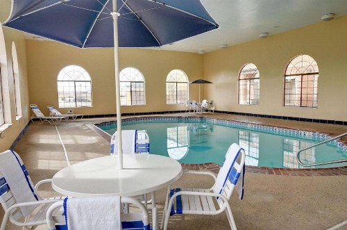 Comfort Inn and Suites Medical West - image 4