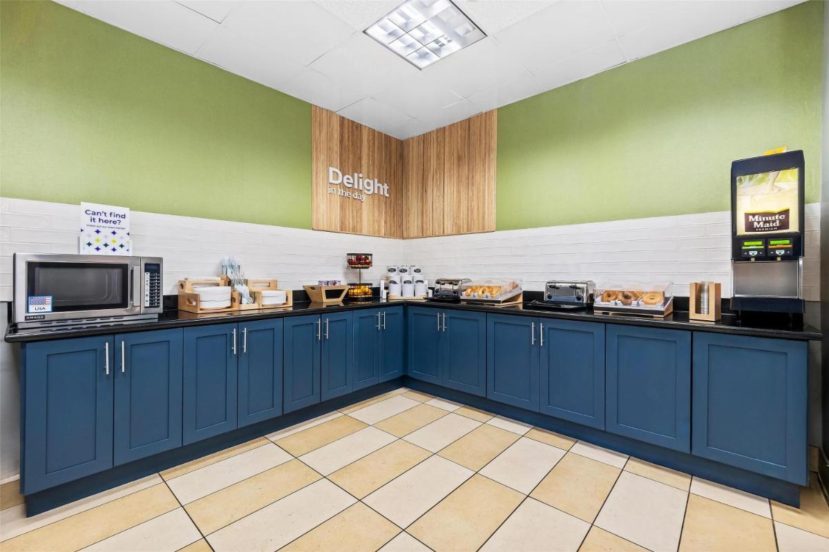 Hampton Inn and Suites Amarillo West - image 6