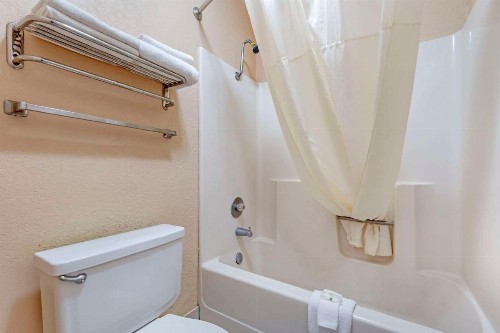 Quality Inn West Medical Center - image 13