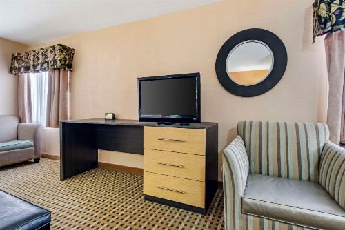 Quality Inn West Medical Center - image 19