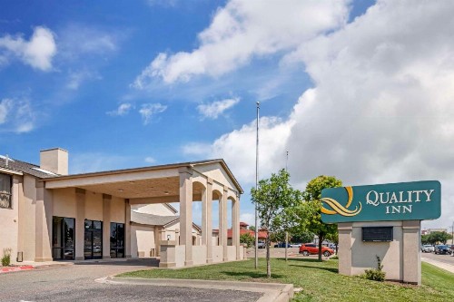 Quality Inn West Medical Center - image 2
