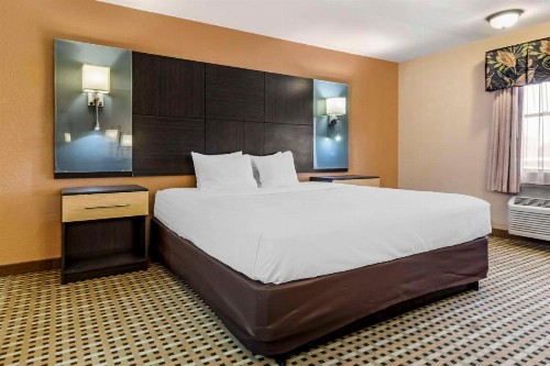 Quality Inn West Medical Center - image 20