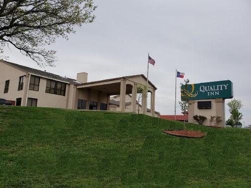 Quality Inn West Medical Center - image 30
