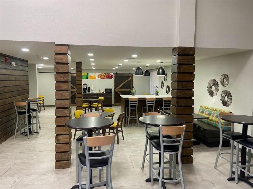 Quality Inn West Medical Center - image 38