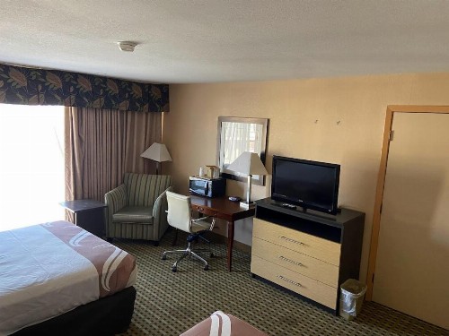 Quality Inn West Medical Center - image 47