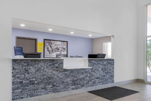Super 8 by Wyndham Amarillo West - image 14