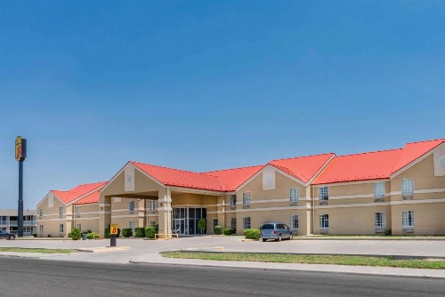 Super 8 by Wyndham Amarillo West - image 18