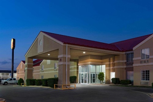 Super 8 by Wyndham Amarillo West - image 19