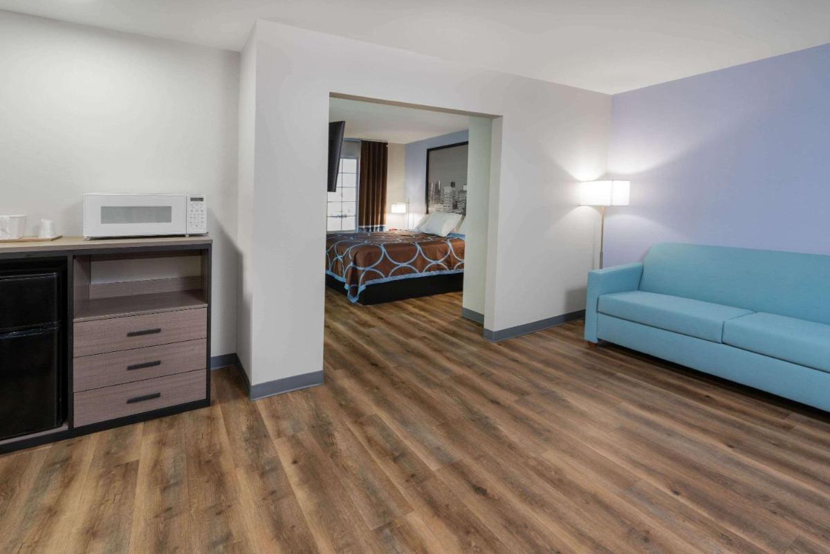 Super 8 by Wyndham Amarillo West - image 2