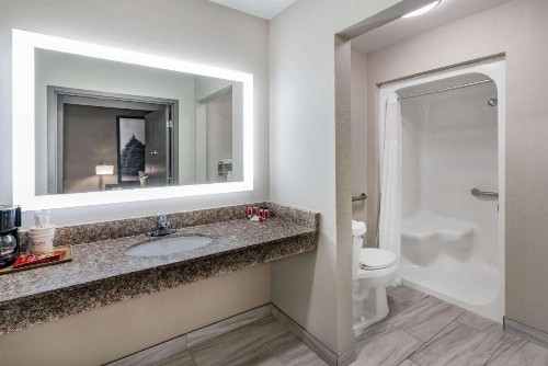 Super 8 by Wyndham Amarillo West - image 30
