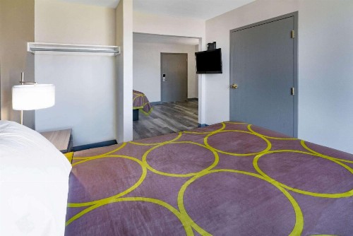 Super 8 by Wyndham Amarillo West - image 5