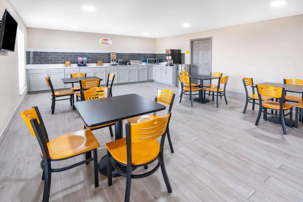Super 8 by Wyndham Amarillo West - image 6