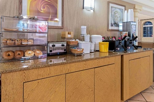 La Quinta Inn by Wyndham Amarillo Mid-City - image 2