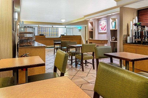 La Quinta Inn by Wyndham Amarillo Mid-City - image 42