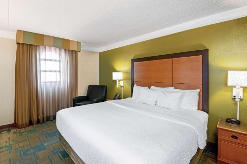 La Quinta Inn by Wyndham Amarillo Mid-City - image 7