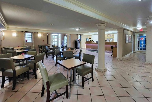 La Quinta Inn by Wyndham Amarillo West Medical Center - image 11