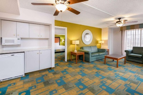 La Quinta Inn by Wyndham Amarillo West Medical Center - image 17